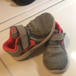 Toddler girl Nike size 8